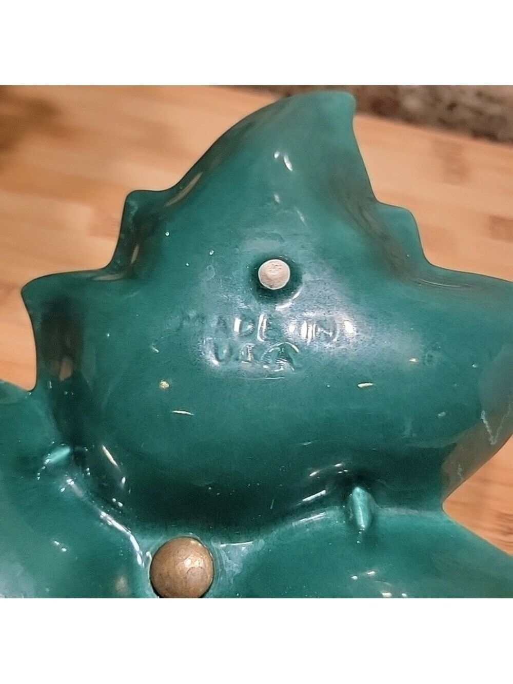 Vintage holiday leaf relish / candy dish - Picture 3 of 5